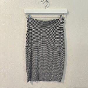 Athleta Black and White Striped Stretch‎ Knit Pencil Skirt Size S